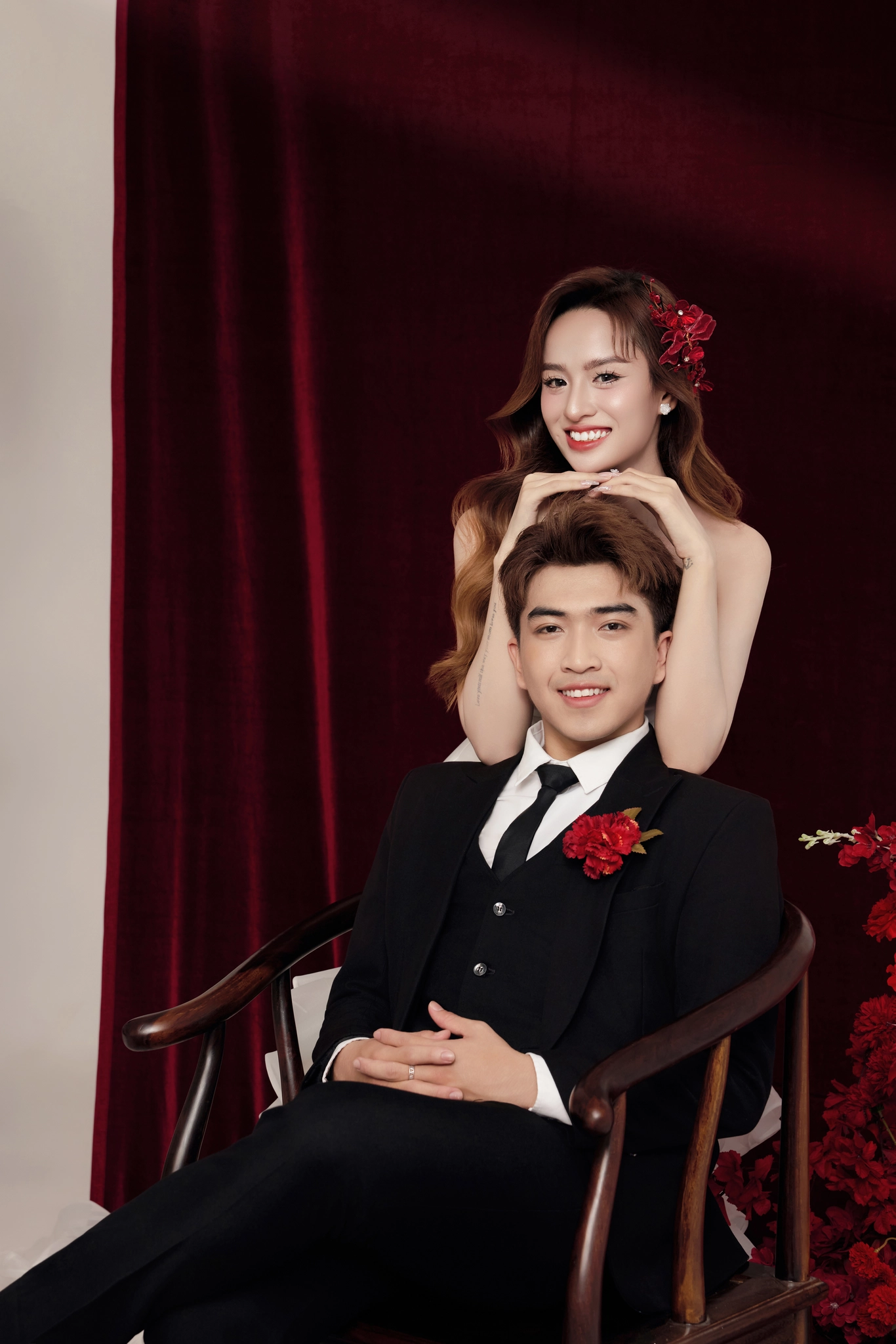 web-tao-thiep-cuoi_1763111718_000da51c